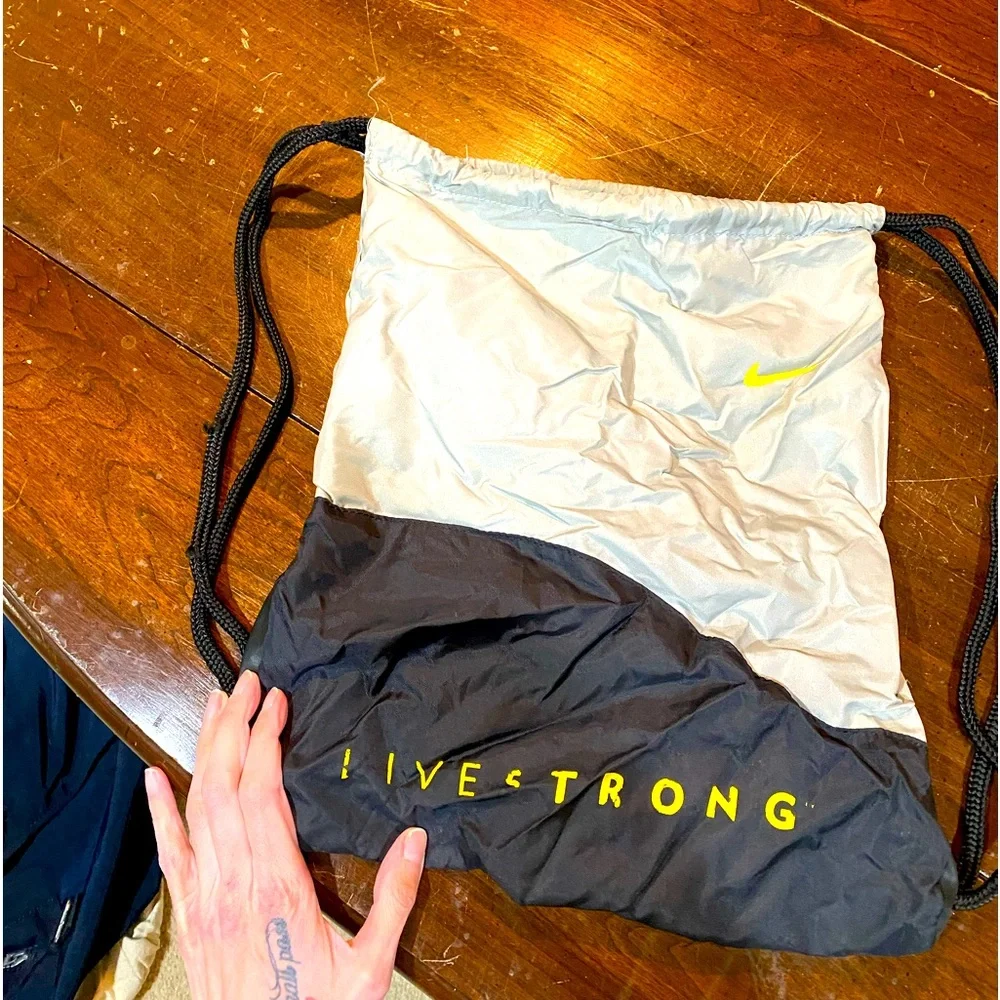 Nike Live Strong String Backpack - Picture 1 of 1